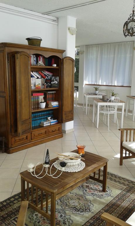 Casa Versilia Hotel مارينا دي ماسا المظهر الخارجي الصورة